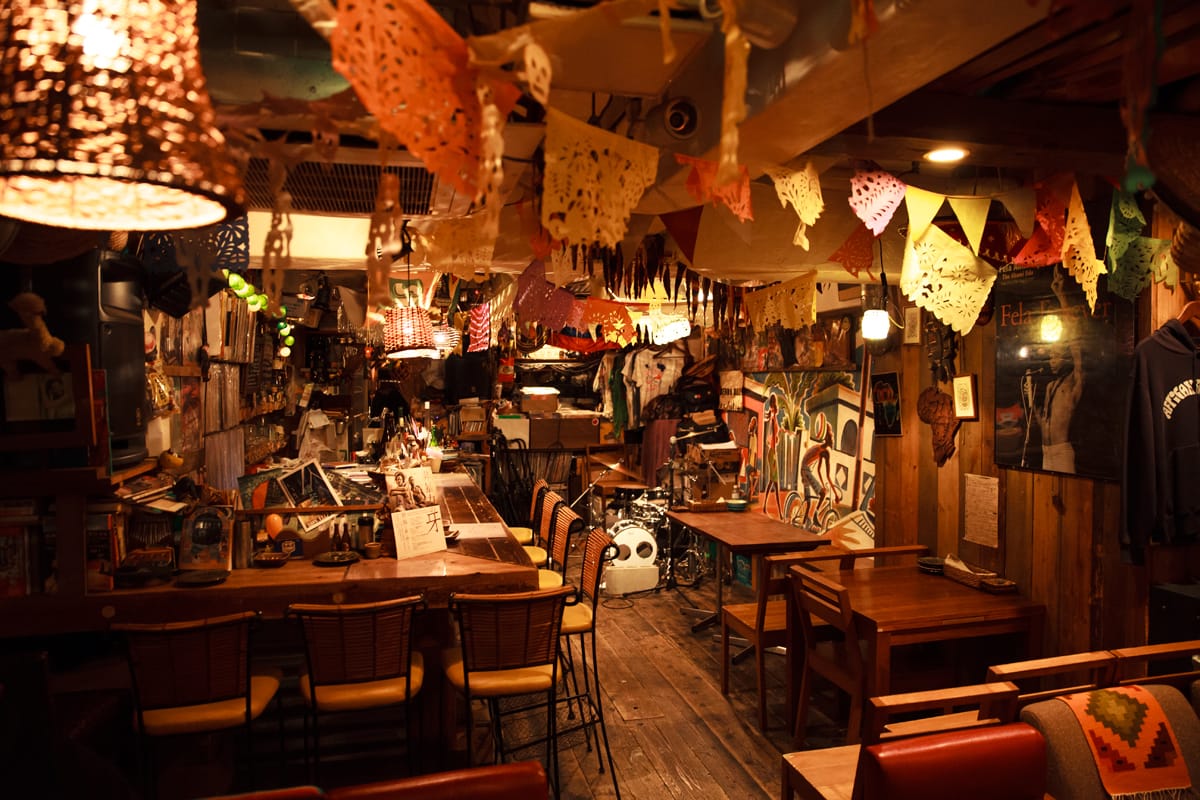 World Kitchen Baobab - Kichijoji - Best sports bars to watch live football (soccer) in Tokyo, Japan 