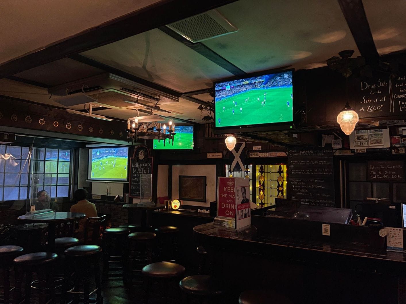 Best sports bars to watch live football (soccer) - The Aldgate British Pub