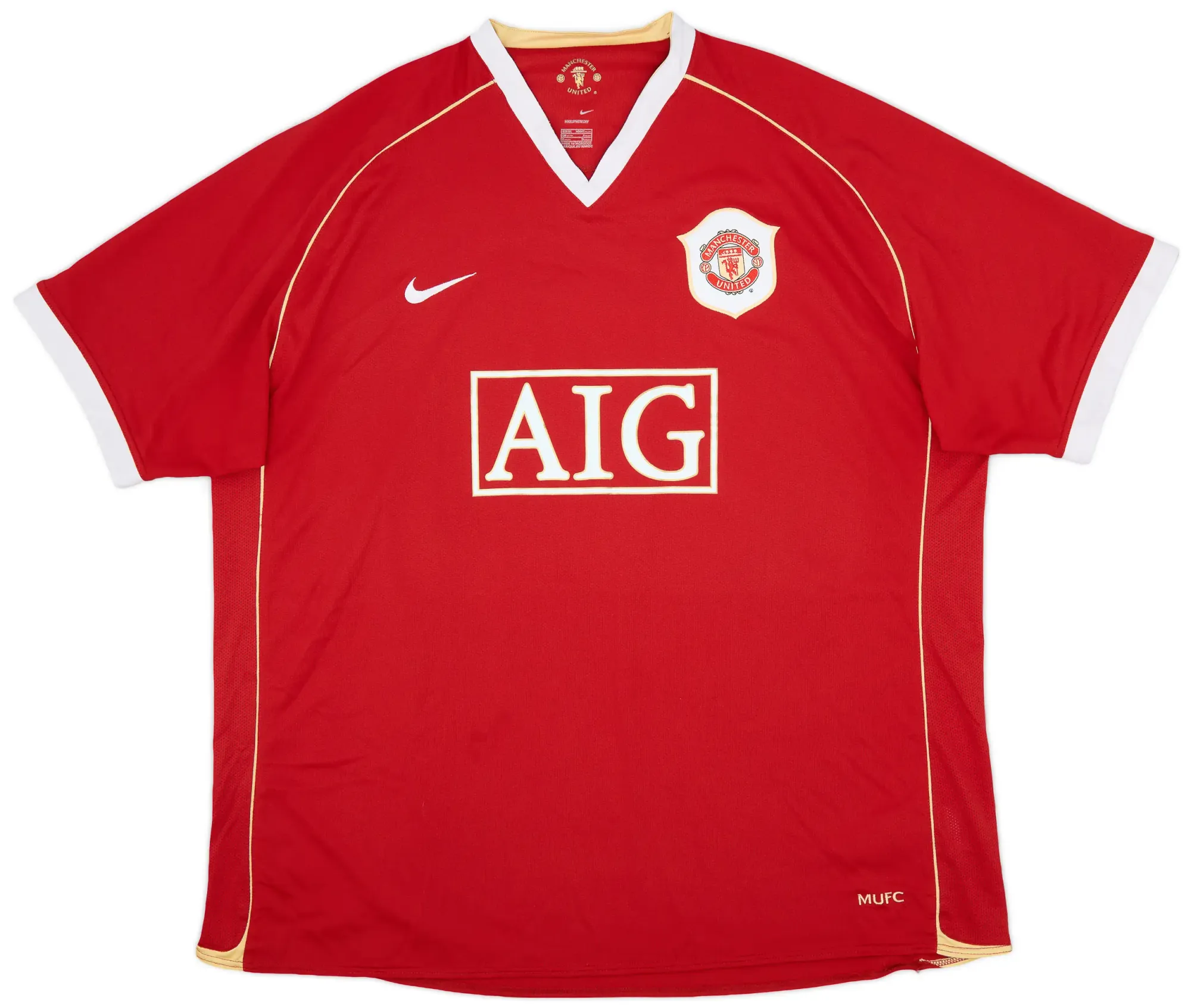 15 best Manchester United retro vintage shirts to buy (2024) - Manchester United 2006-07 Nike Home Shirt Front